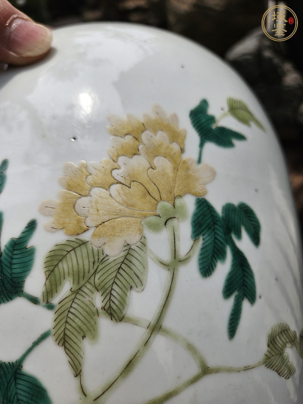 古玩陶瓷粉彩花卉紋東瓜罐真品鑒賞圖