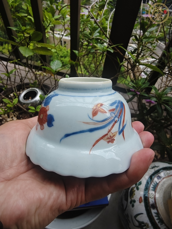 古玩陶瓷康熙青花礬紅描金花口蓋碗真品鑒賞圖