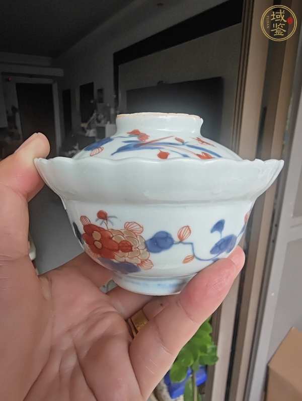 古玩陶瓷康熙青花礬紅描金花口蓋碗真品鑒賞圖