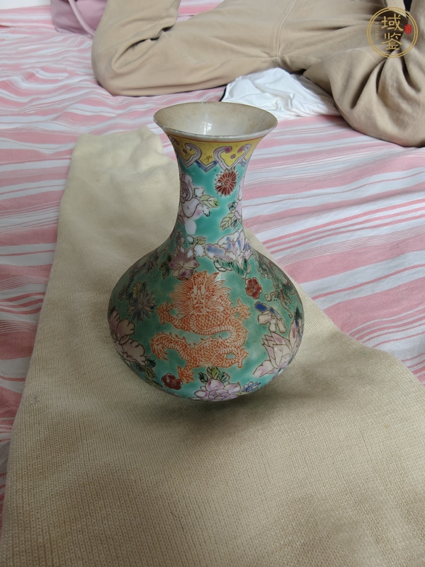 古玩陶瓷龍紋瓶真品鑒賞圖