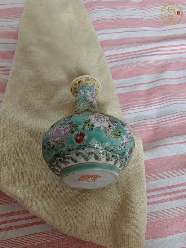 古玩陶瓷龍紋瓶真品鑒賞圖