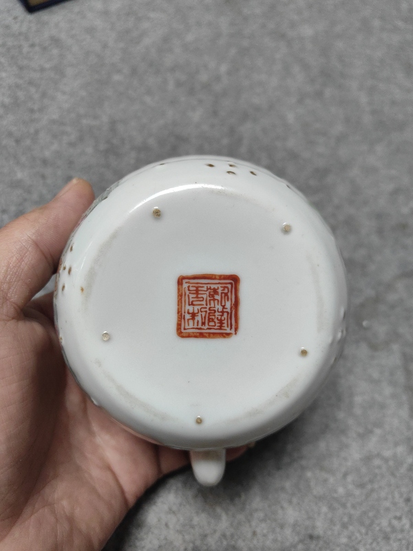 古玩陶瓷晚清-瓜蝶連綿粉彩提梁壺拍賣，當前價格2200元