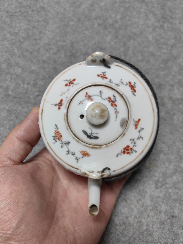 古玩陶瓷晚清-瓜蝶連綿粉彩提梁壺拍賣，當前價格2200元