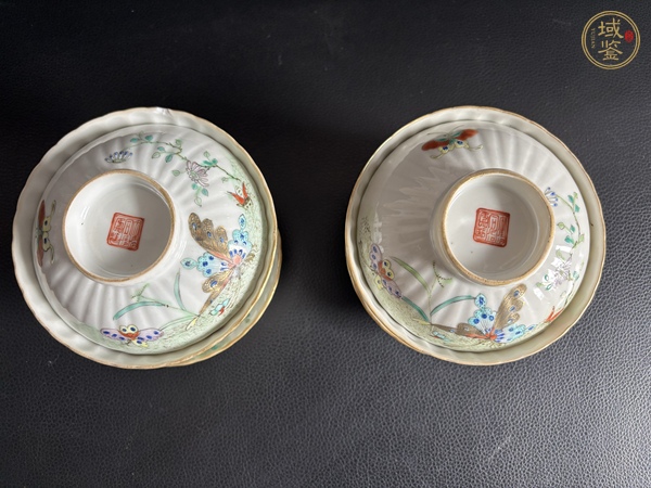 古玩陶瓷粉彩花卉蝴蝶式瓜棱蓋碗真品鑒賞圖