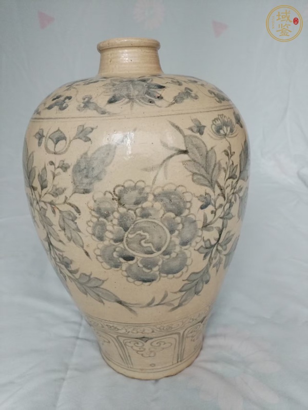 古玩陶瓷青花花卉紋梅瓶真品鑒賞圖