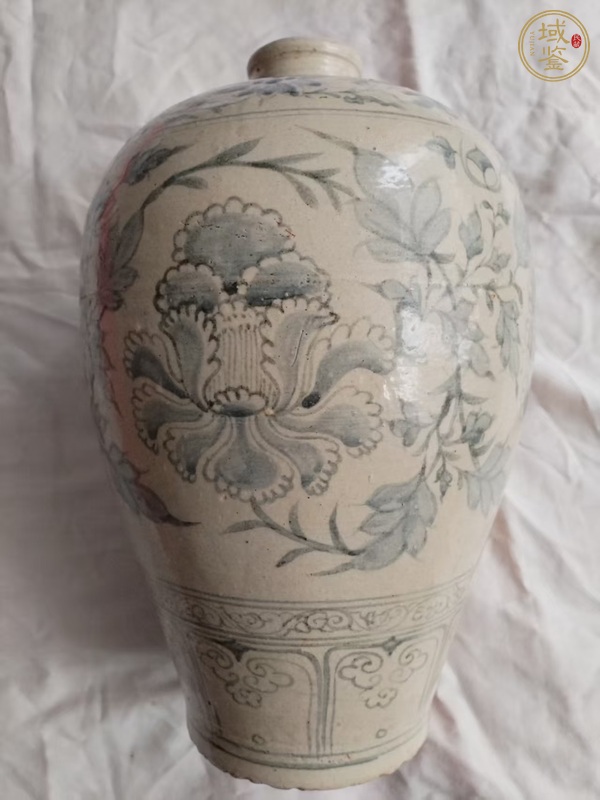 古玩陶瓷青花花卉紋梅瓶真品鑒賞圖