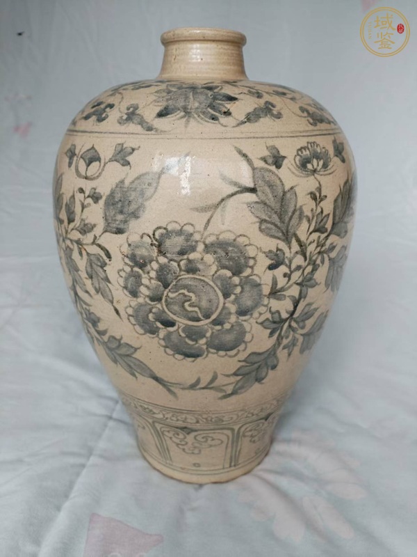 古玩陶瓷青花花卉紋梅瓶真品鑒賞圖