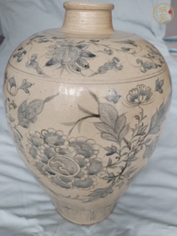 古玩陶瓷青花花卉紋梅瓶真品鑒賞圖