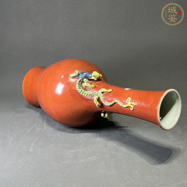 古玩陶瓷珊瑚紅五彩龍紋瓶真品鑒賞圖