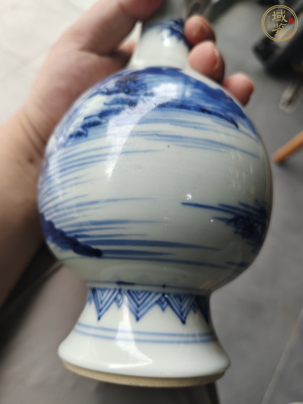 古玩陶瓷山水紋青花撇口瓶真品鑒賞圖