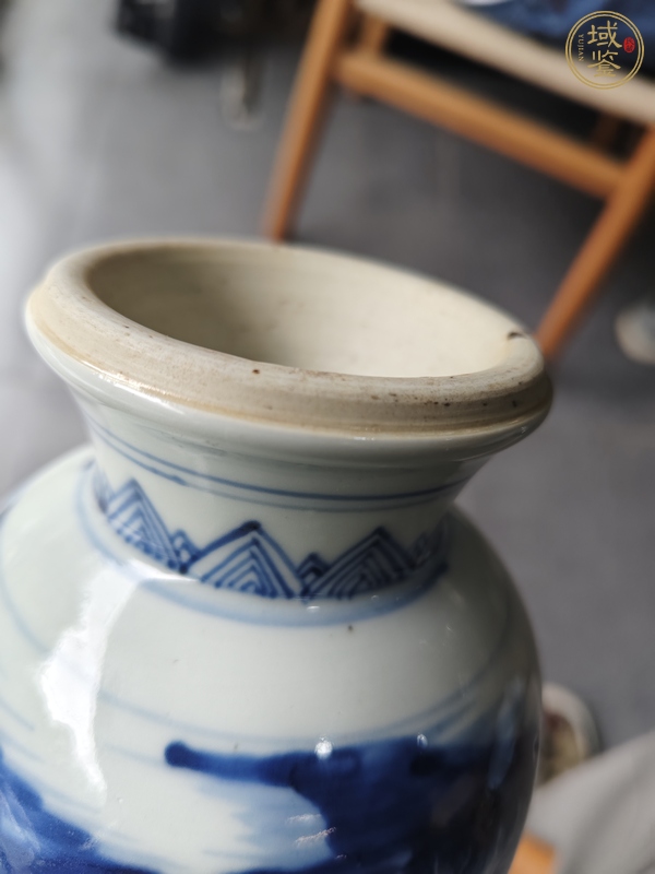 古玩陶瓷山水紋青花撇口瓶真品鑒賞圖