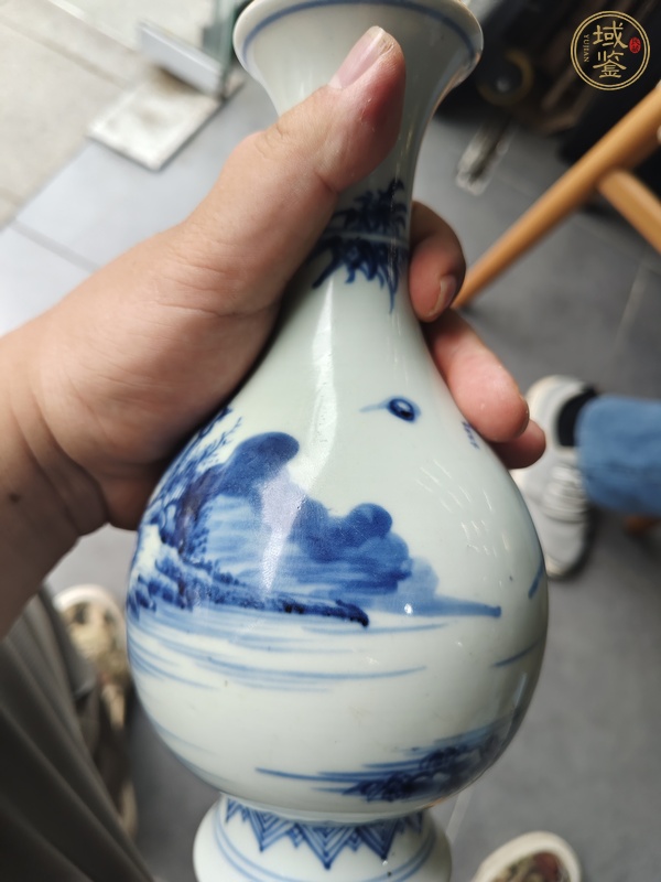 古玩陶瓷山水紋青花撇口瓶真品鑒賞圖