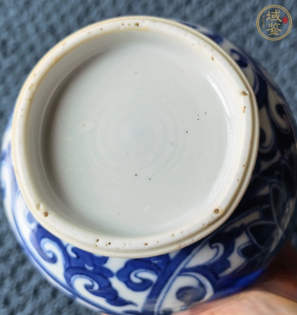 古玩陶瓷青花纏枝蓮紋弦紋瓶，疑似有修真品鑒賞圖
