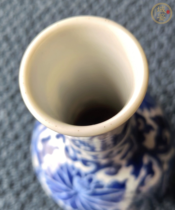 古玩陶瓷青花纏枝蓮紋弦紋瓶，疑似有修真品鑒賞圖