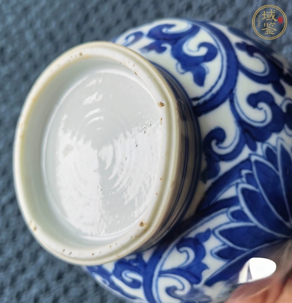 古玩陶瓷青花纏枝蓮紋弦紋瓶，疑似有修真品鑒賞圖