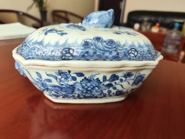 古玩轉(zhuǎn)賣乾隆青花蓋鍋拍賣，當前價格66元