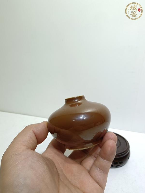 古玩陶瓷紫金釉小罐真品鑒賞圖