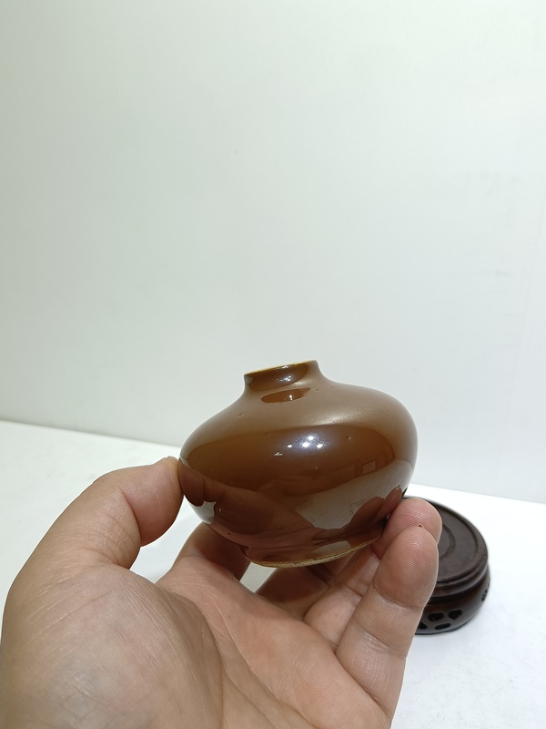 古玩轉賣清早紫金釉水盂拍賣，當前價格0元