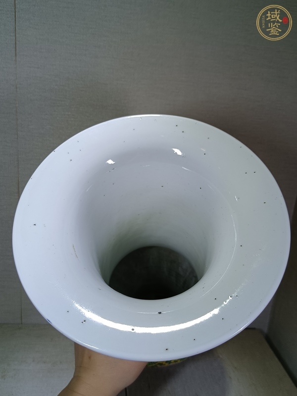 古玩陶瓷粉彩纏枝花卉開窗花鳥紋花觚一對真品鑒賞圖