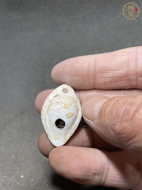 古玩陶瓷定窯白釉瓷哨真品鑒賞圖