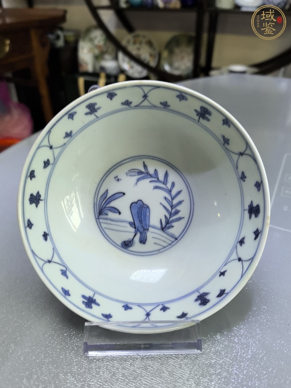 古玩陶瓷青花滿池矯紋碗真品鑒賞圖