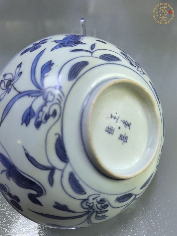 古玩陶瓷青花滿池矯紋碗真品鑒賞圖