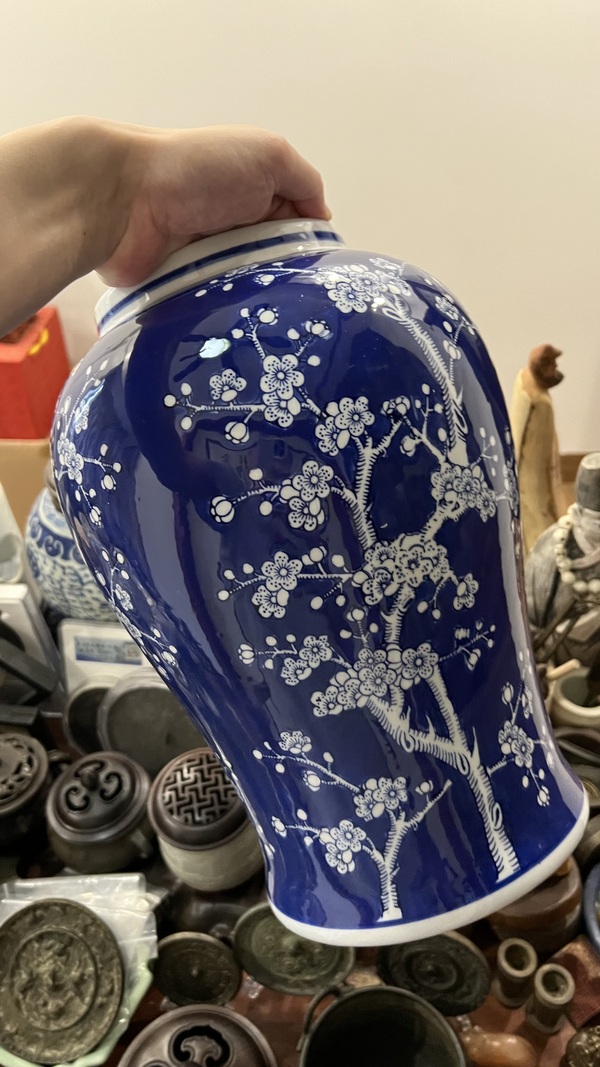 古玩陶瓷青花留白梅紋將軍罐拍賣，當(dāng)前價(jià)格399元