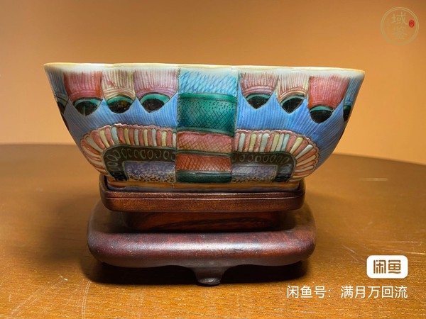 古玩陶瓷蝶紋蝶型粉彩碗真品鑒賞圖