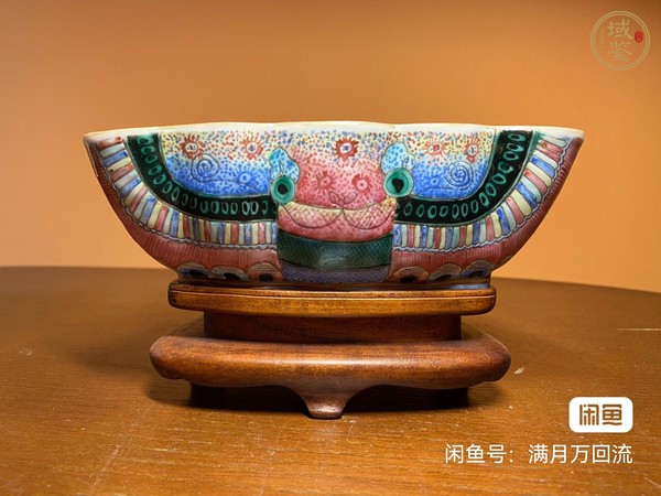 古玩陶瓷蝶紋蝶型粉彩碗真品鑒賞圖