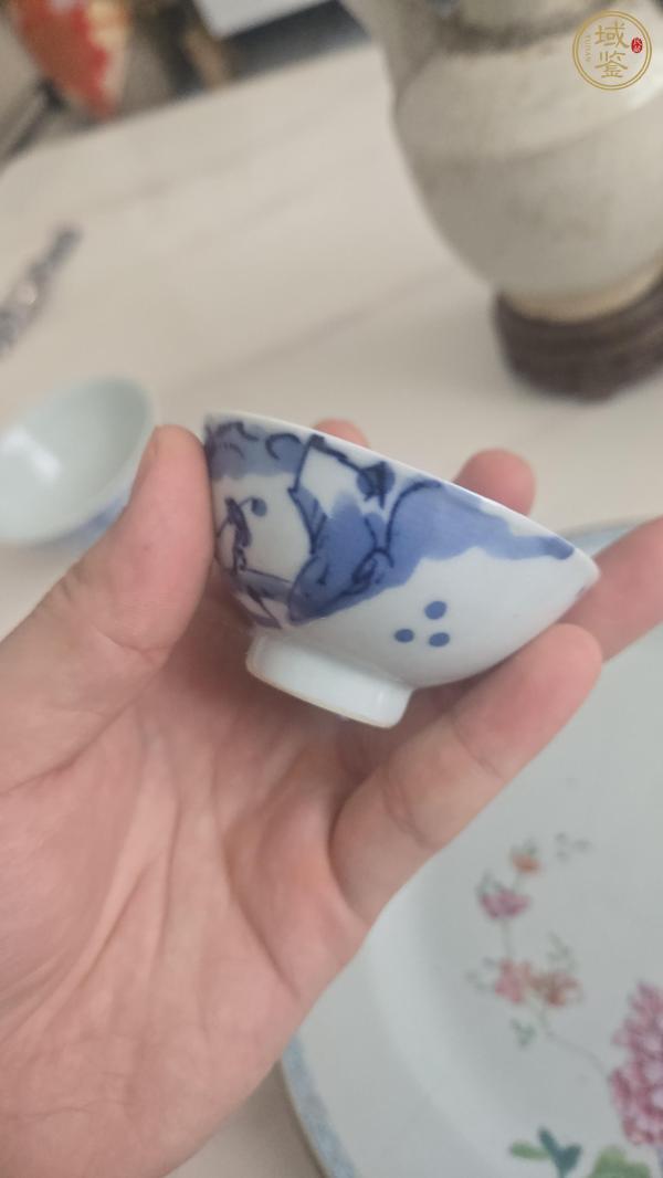 古玩陶瓷樵漁耕讀山水紋青花杯真品鑒賞圖