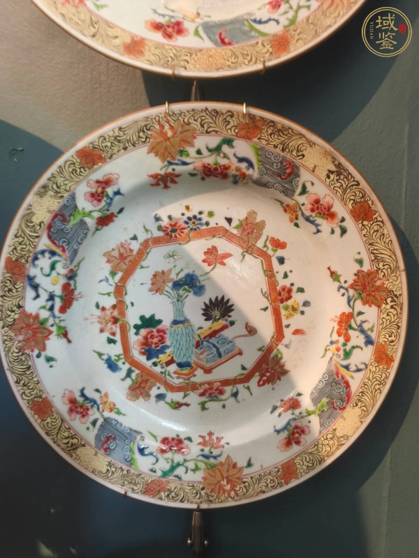 古玩陶瓷粉彩博古圖折沿盤真品鑒賞圖