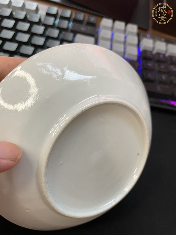 古玩陶瓷粉彩人物紋盤真品鑒賞圖