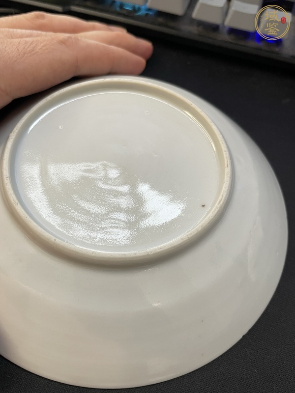 古玩陶瓷粉彩人物紋盤真品鑒賞圖