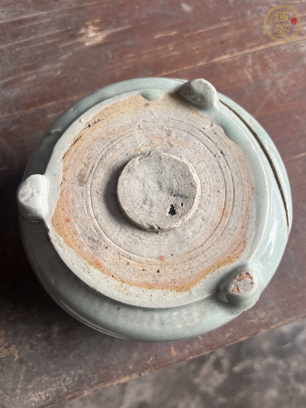古玩陶瓷明代龍泉窯青釉香爐真品鑒賞圖