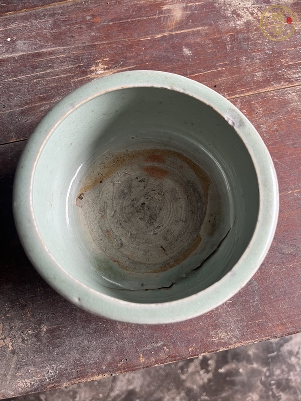 古玩陶瓷明代龍泉窯青釉香爐真品鑒賞圖