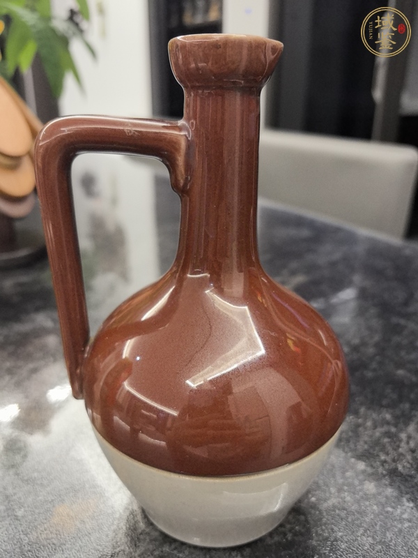 古玩陶瓷褐釉執(zhí)壺真品鑒賞圖