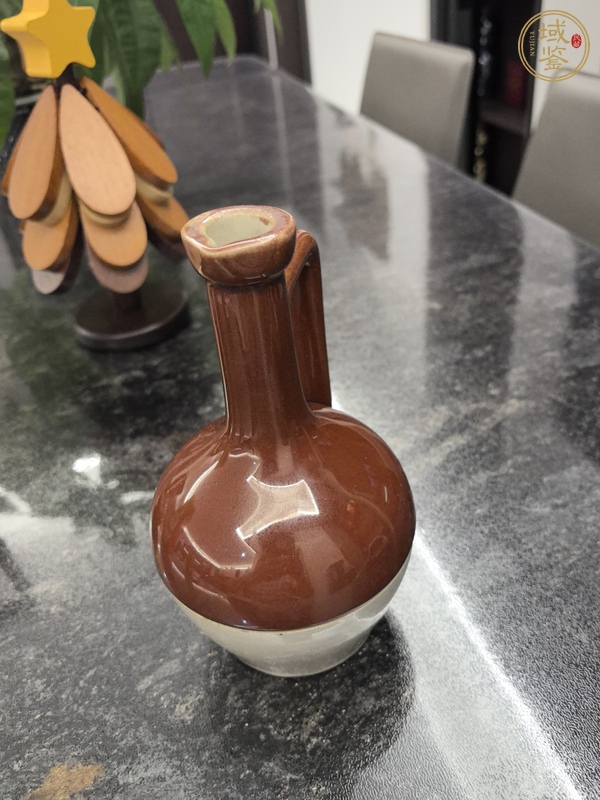 古玩陶瓷褐釉執(zhí)壺真品鑒賞圖