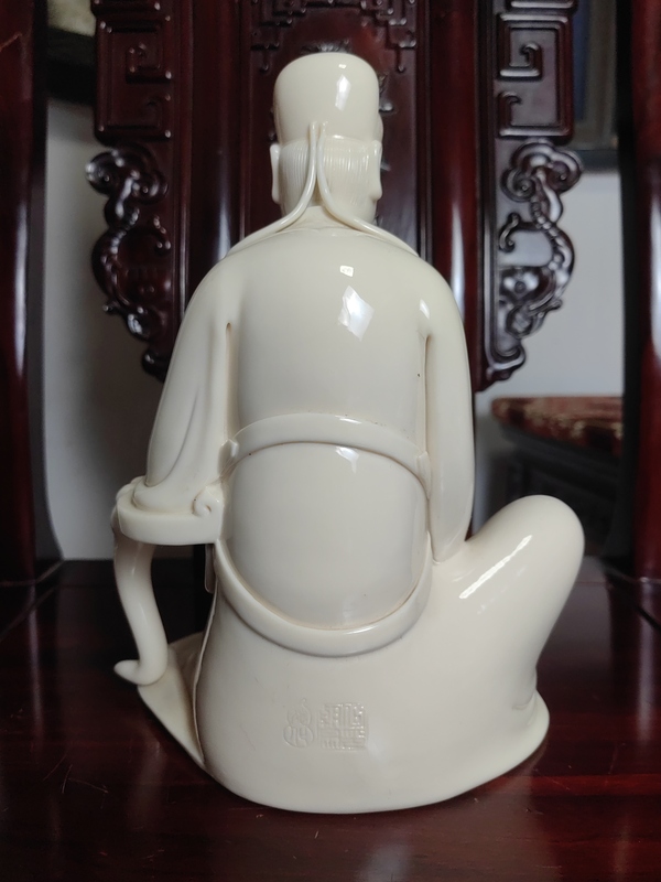 古玩陶瓷塑像拍賣，當前價格11000元