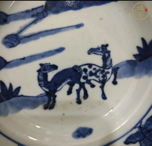 古玩陶瓷雙駿圖青花盤真品鑒賞圖