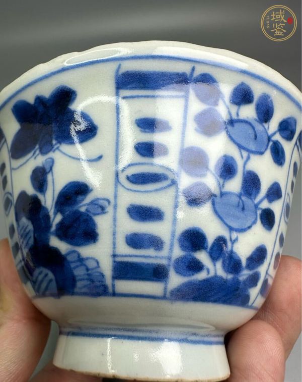 古玩陶瓷清代 青花花卉紋杯(日本)真品鑒賞圖