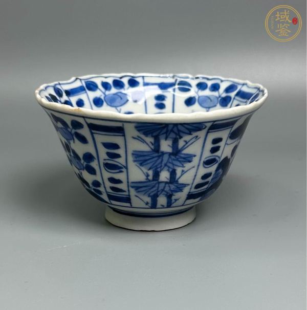 古玩陶瓷清代 青花花卉紋杯(日本)真品鑒賞圖