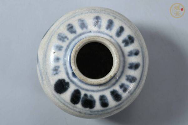 古玩陶瓷明中期 青花花卉紋小罐真品鑒賞圖