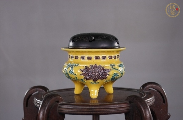 古玩陶瓷民國 素三彩花卉紋香爐（日本交趾）真品鑒賞圖