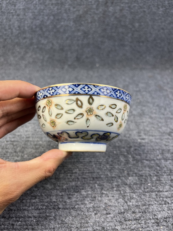 古玩陶瓷玲瓏瓷蓮池紋碗拍賣，當(dāng)前價(jià)格999元