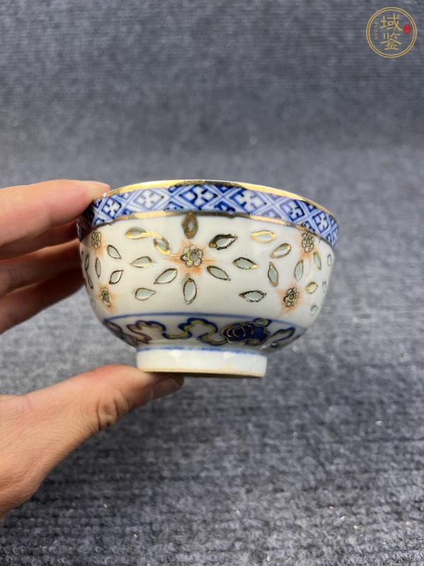 古玩陶瓷玲瓏瓷蓮池紋碗真品鑒賞圖