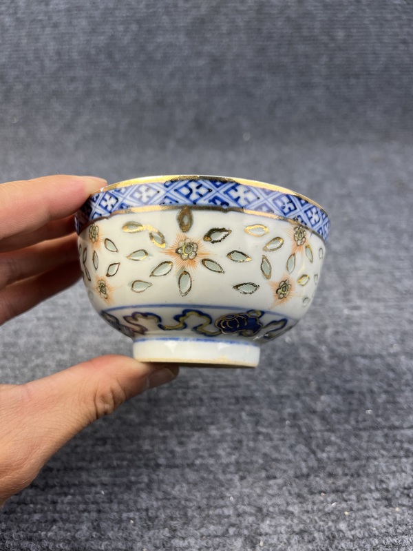 古玩陶瓷玲瓏瓷蓮池紋碗拍賣，當(dāng)前價(jià)格999元