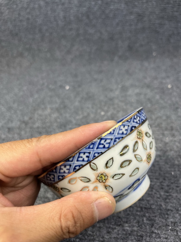 古玩陶瓷玲瓏瓷蓮池紋碗拍賣，當(dāng)前價(jià)格999元