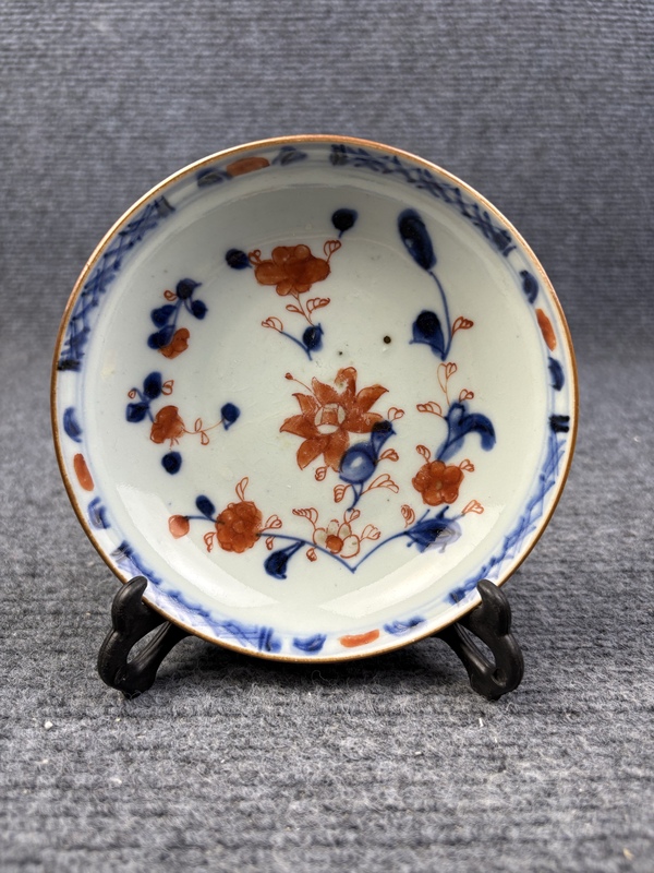 古玩轉(zhuǎn)賣青花礬紅描金花卉紋盤拍賣，當(dāng)前價(jià)格188元