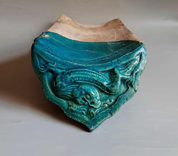 古玩轉(zhuǎn)賣明代高浮雕孔雀藍(lán)釉四爪龍紋瓦當(dāng)拍賣，當(dāng)前價(jià)格567元