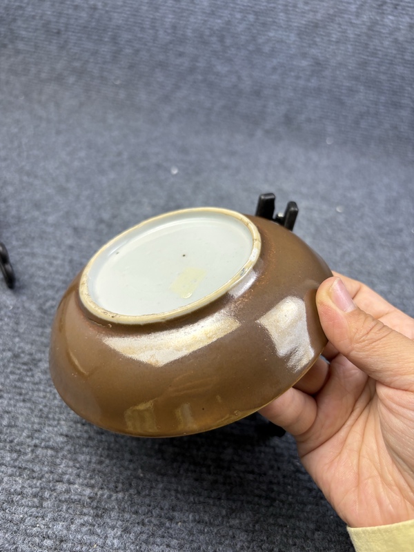 古玩陶瓷外紫金釉內粉彩花卉紋盤拍賣，當前價格699元